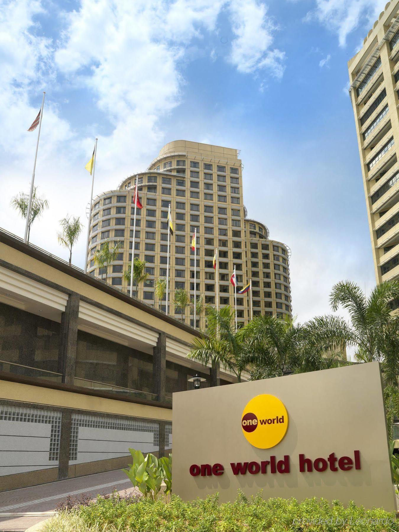 One World Hotel Петалинг Джая Екстериор снимка The hotel in 2012